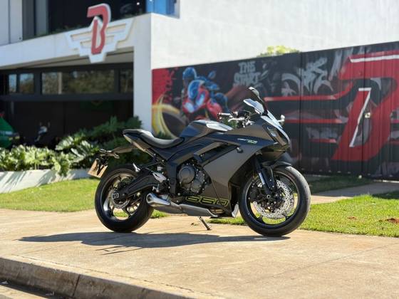 TRIUMPH DAYTONA 660 